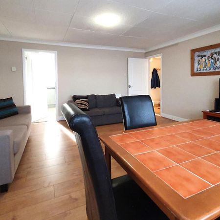 Wentworth Apartment With 2 Bedrooms, Superfast Wi-Fi And Parking Sittingbourne Exterior foto