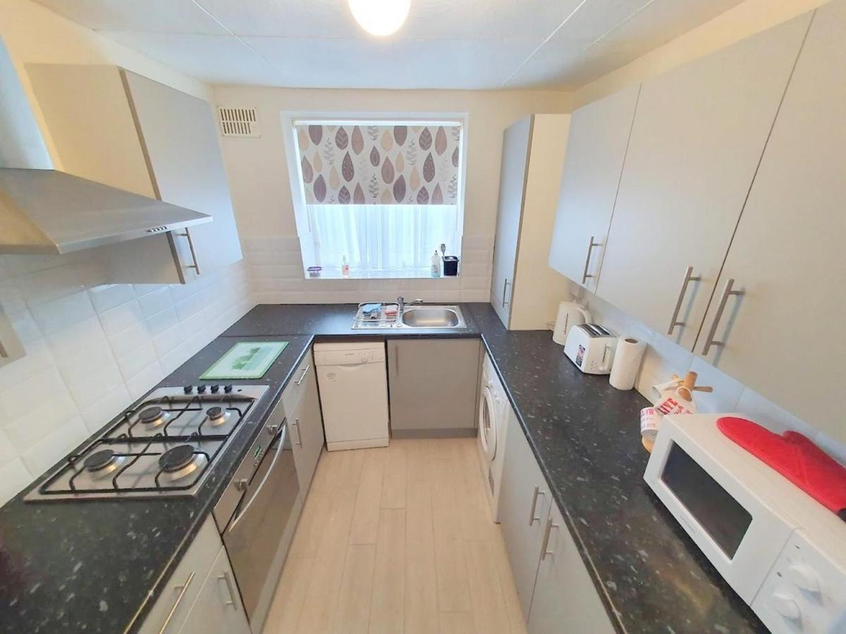 Wentworth Apartment With 2 Bedrooms, Superfast Wi-Fi And Parking Sittingbourne Exterior foto