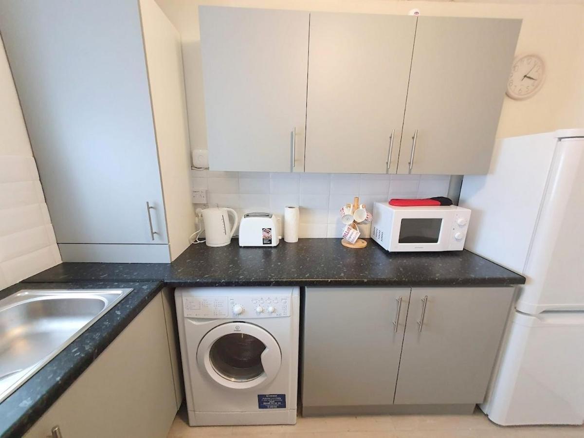 Wentworth Apartment With 2 Bedrooms, Superfast Wi-Fi And Parking Sittingbourne Exterior foto