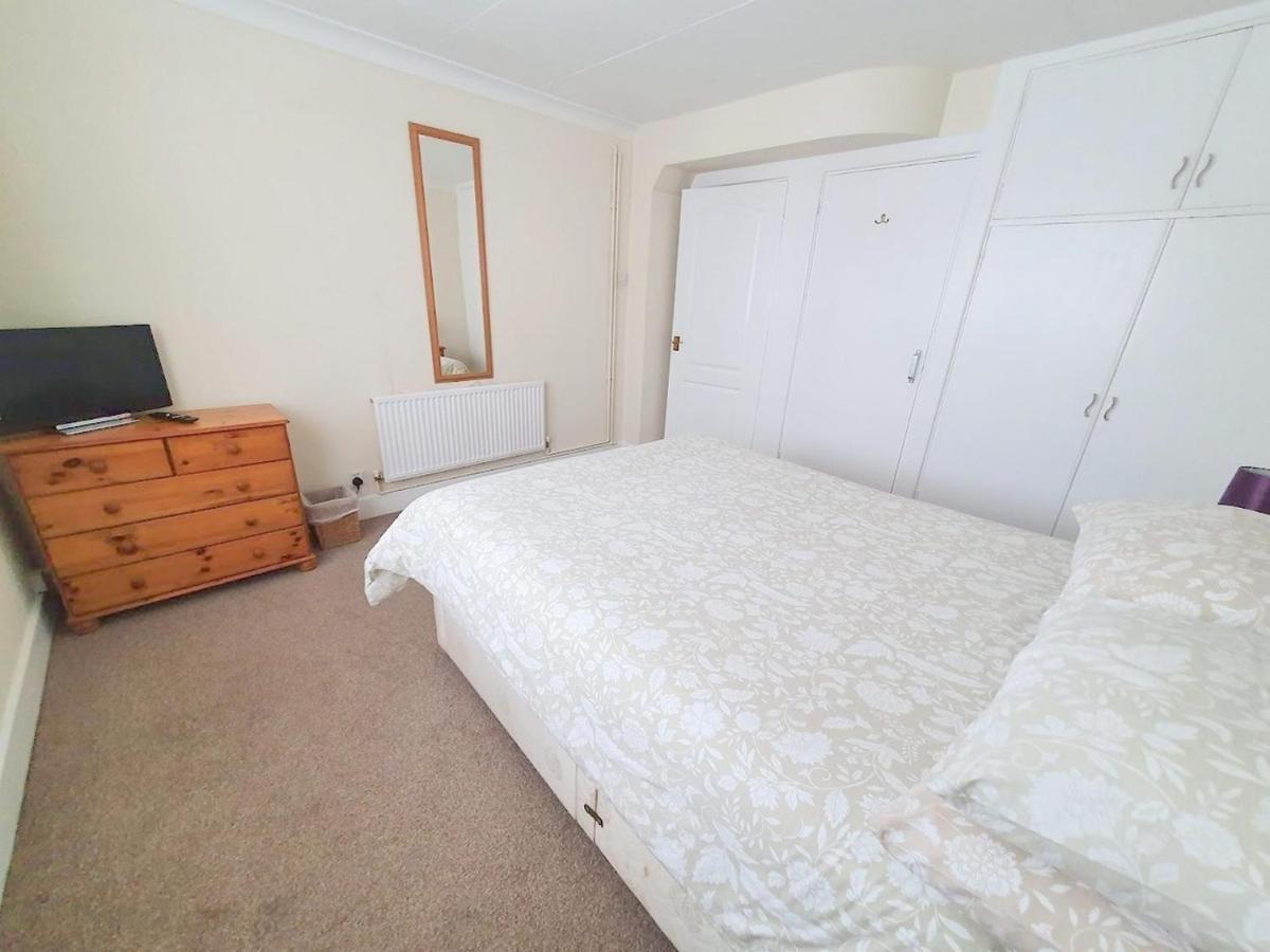 Wentworth Apartment With 2 Bedrooms, Superfast Wi-Fi And Parking Sittingbourne Exterior foto